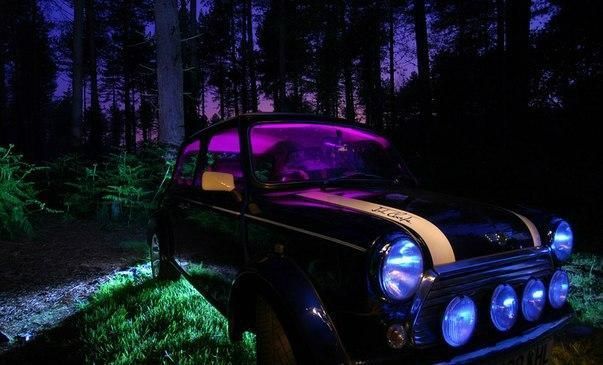 Яркая пурпурная подсветка салона и ног в авто 12V &mdash; Создавай атмосферу страсти и гармонии (лента с коннекторами без пайки) VDA_p-kaSalon_nig_PURPURE фото