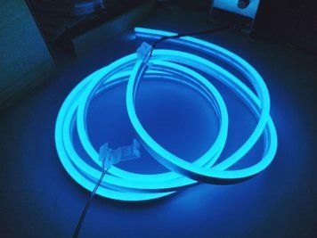 Яркий светодиодный неон 6х12mm 12V&mdash;LED Felex NEON 120д/м. (кратность реза 2.5см). Цвет &mdash;голубой БЛАКИТНИЙ різу 2,5см фото