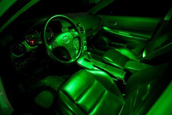 Яскрава зелена підсвітка салону та ніг в авто 12V &mdash; Створюй атмосферу пристрасті та гармонії (стрічка з конекторами без пайки) VDA_p-kaSalon_nig_GREEN фото
