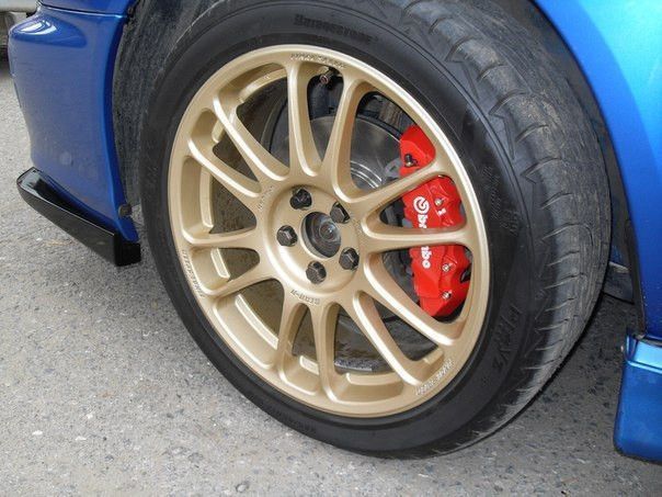 Накладка на суппорт brembo "carbon" R15-18"диски. R15-18" carbon фото
