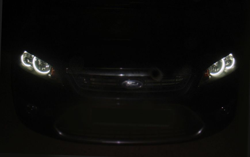 Ангельские глазки Ford Mondeo с холодного неона. 12 цветов в наличии 2м ГНУЧКОГО НЕОНУ фото