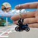 Мото брелок Влюбленная пара на красном байке 2D акрил, романтический подарок для байкеров на ключи и в авто 8Т0924М1 фото 2